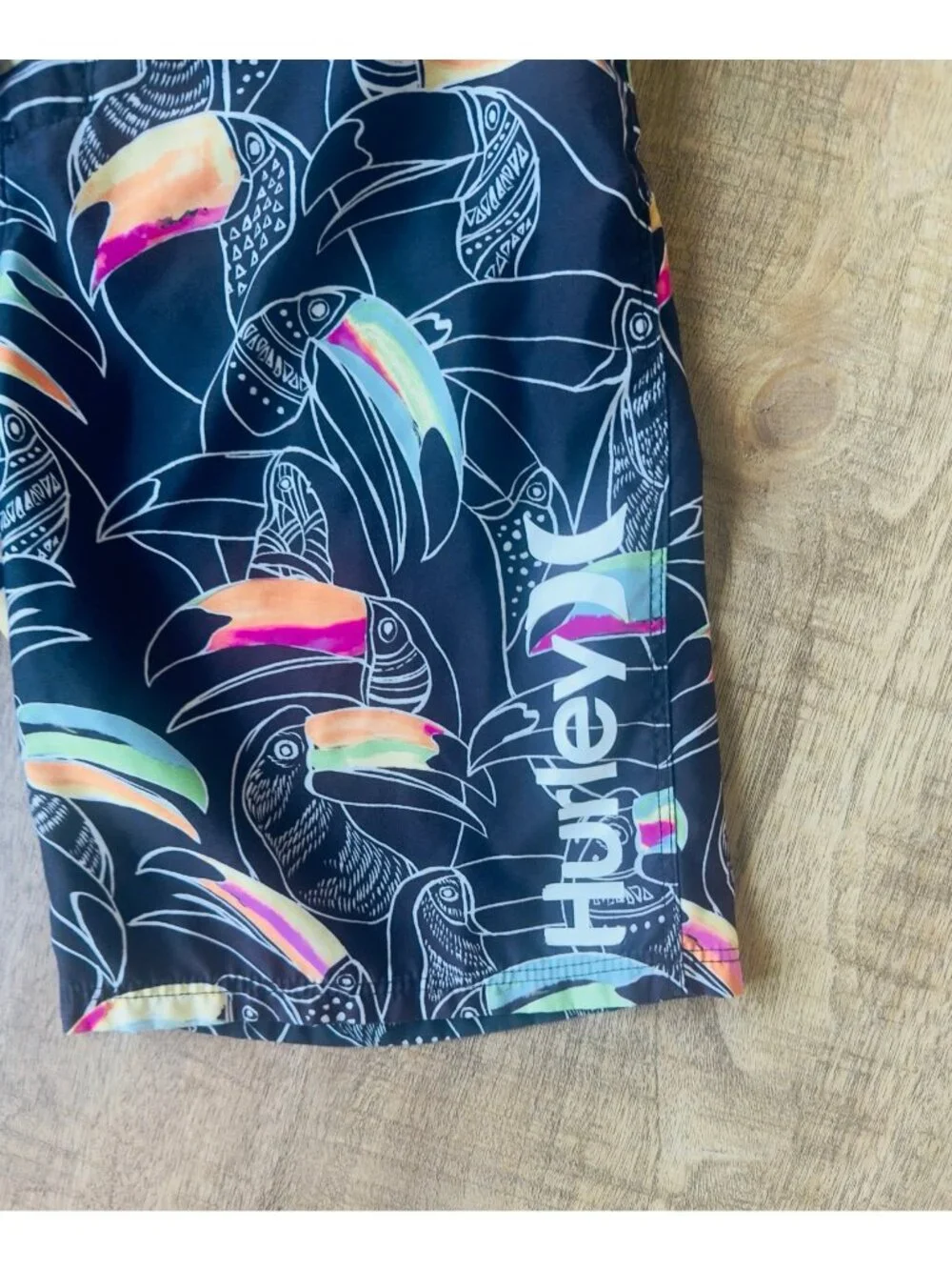 Hurley boys Board Shorts Teen Board Short Tropical Toucan Print Size 16/28 Swim